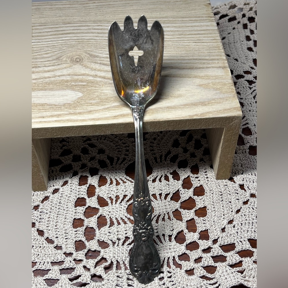 Vintage 1847 Rogers Bros Heritage Silverplate Serving Fork Replacement